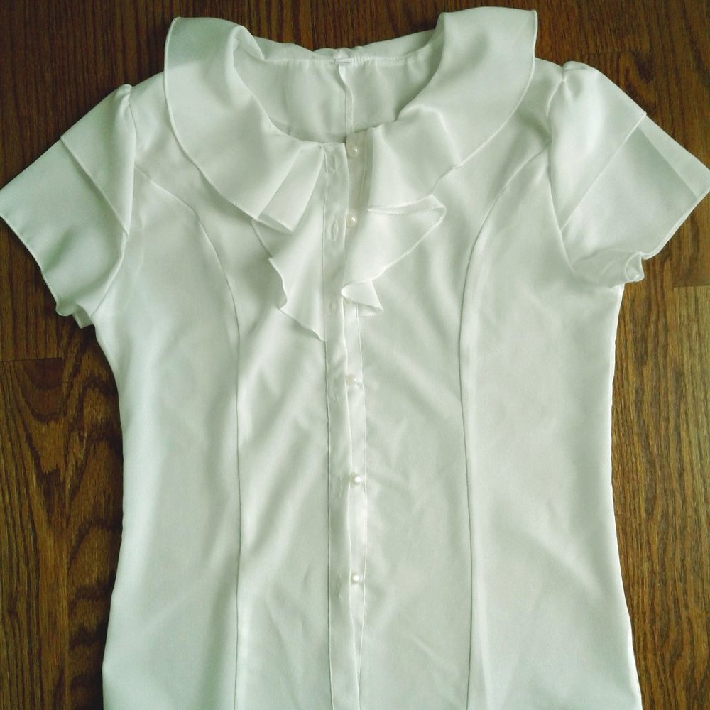 White ruffle short sleeve top size M